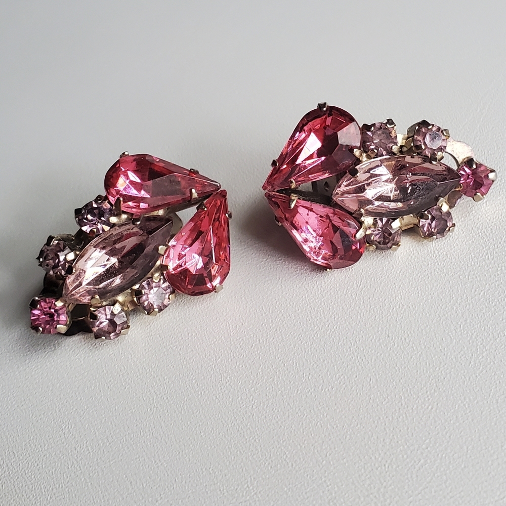 Vintage Rhinestone Brooch Earring Set - Picture 9 of 17